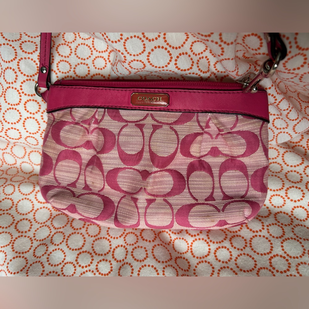 Vintage Coach Pink Wristlet Bag - Picture 6 of 11